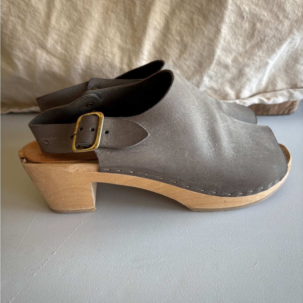 Gray Leather Bryr Clogs with Wooden Heel